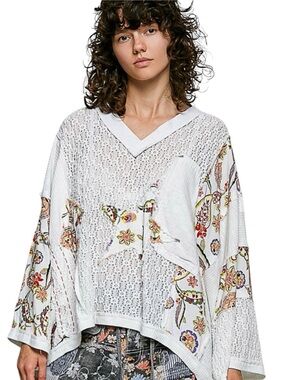 689:  POL NEW TOP IVORY (H21)
